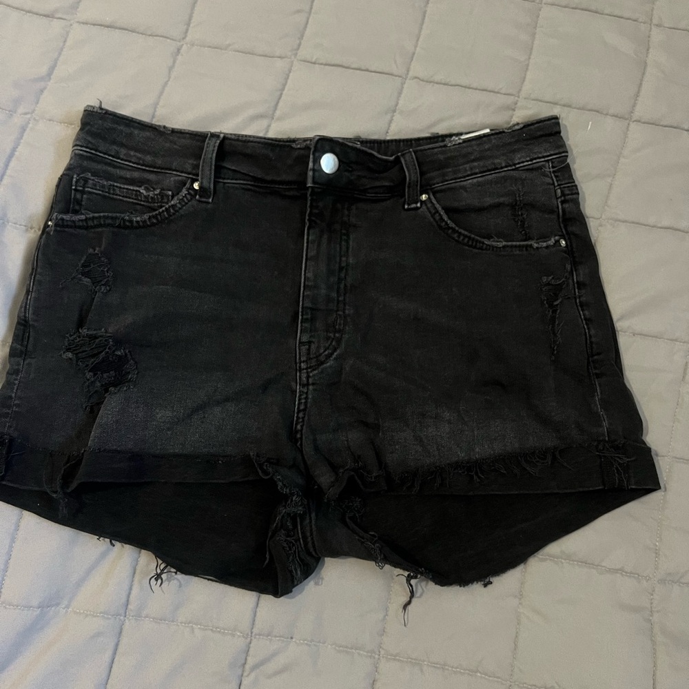 H&M black denim wash shorts.